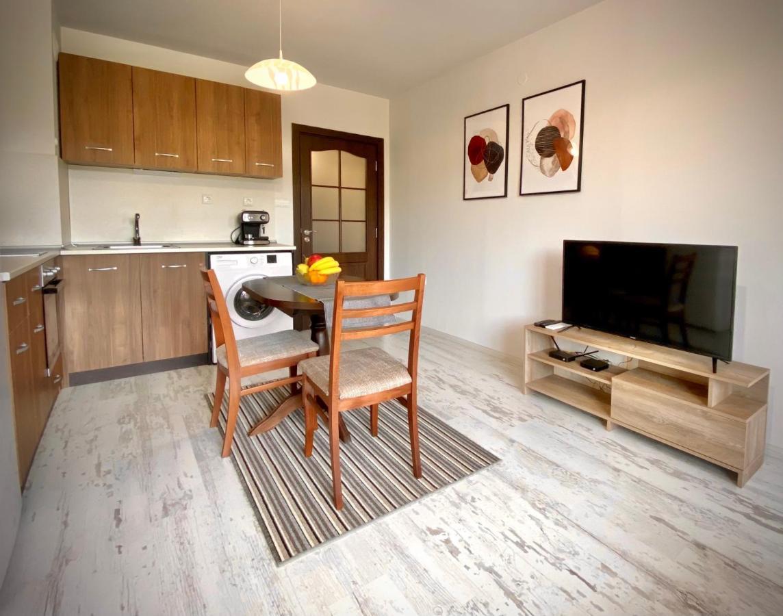 Cozy & Modern 1Br Apart For 4 Guests Next To Medical University & Free Parking スタラ・ザゴラ エクステリア 写真